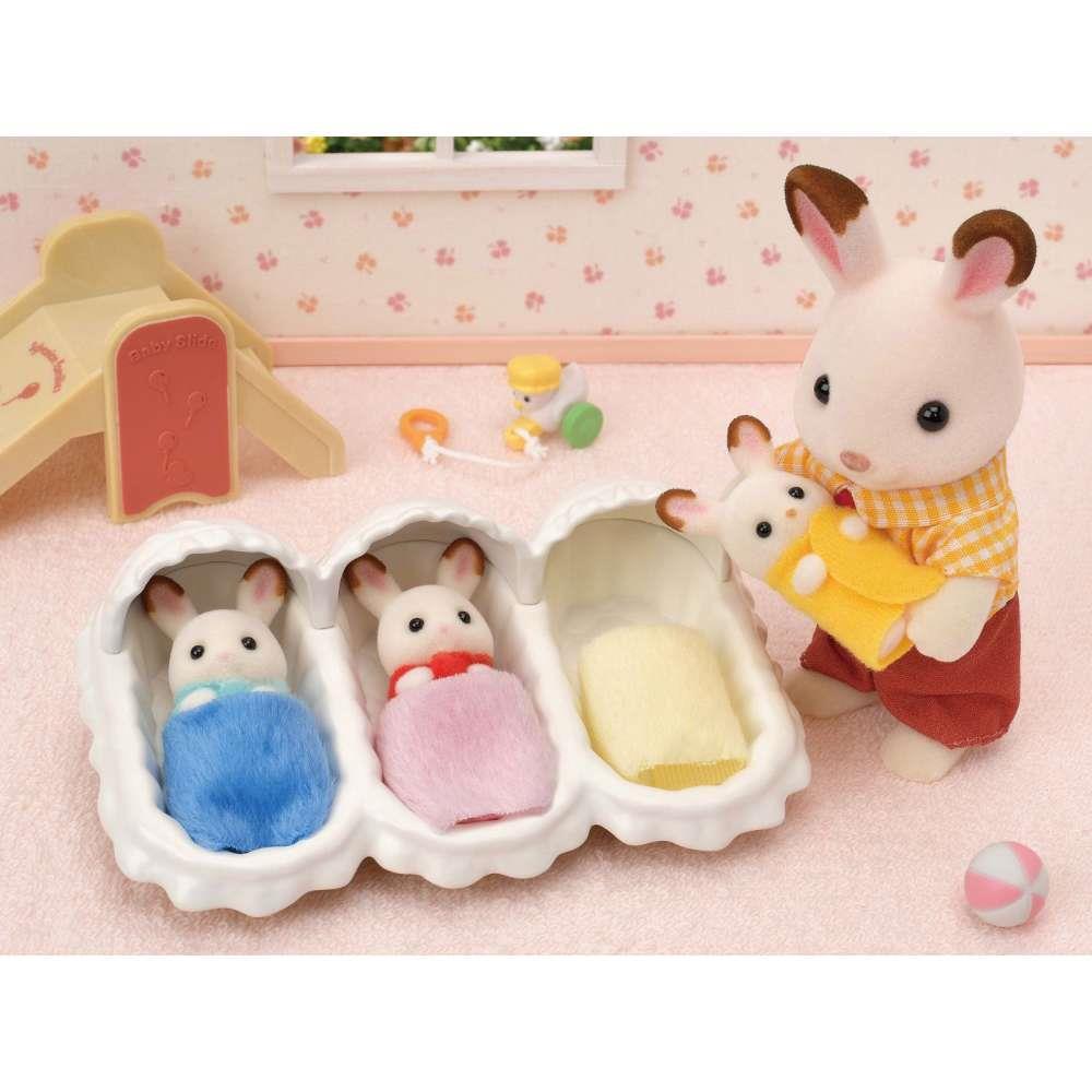Quarto dos Trigémeos da Família Coelhos de Chocolate com Acessórios Sylvanian Families - Image 5