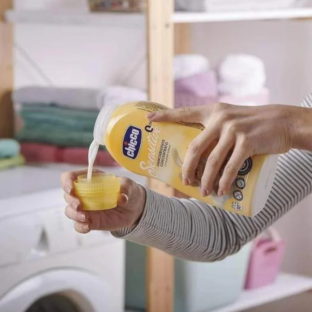 Amaciador de Roupa Chicco Sensitive Baunilha 750ml - Image 2