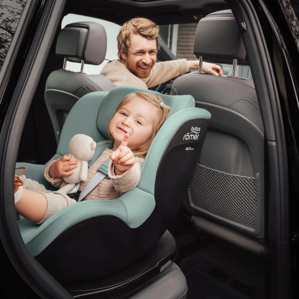 Britax Römer DualFix 5Z Classic Deep Black 61-105cm - Image 17