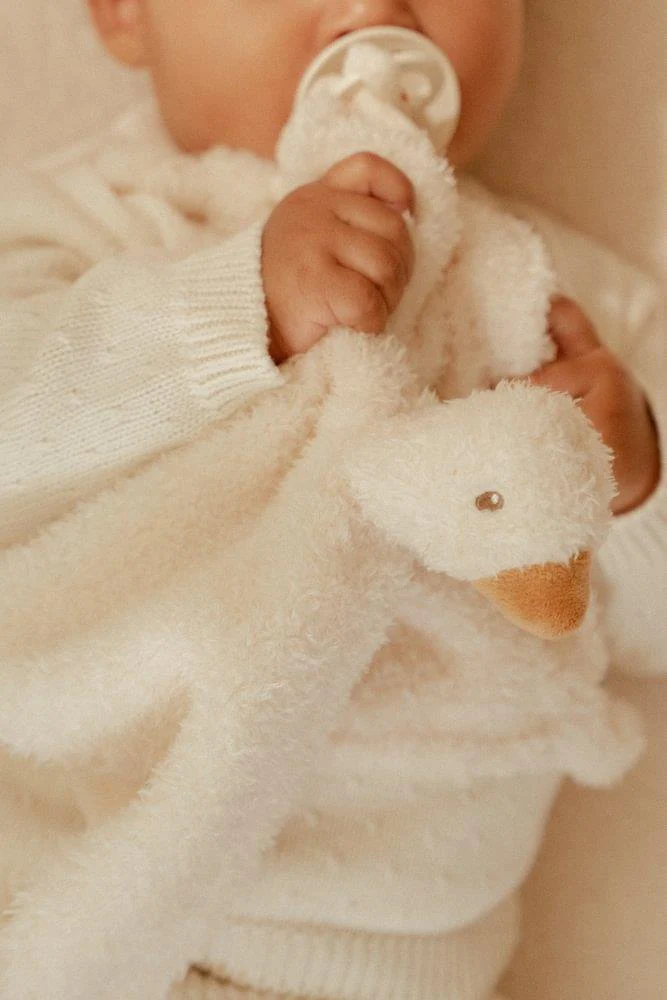 Doudou com Clip para Chupeta Little Dutch Little Goose - Image 8