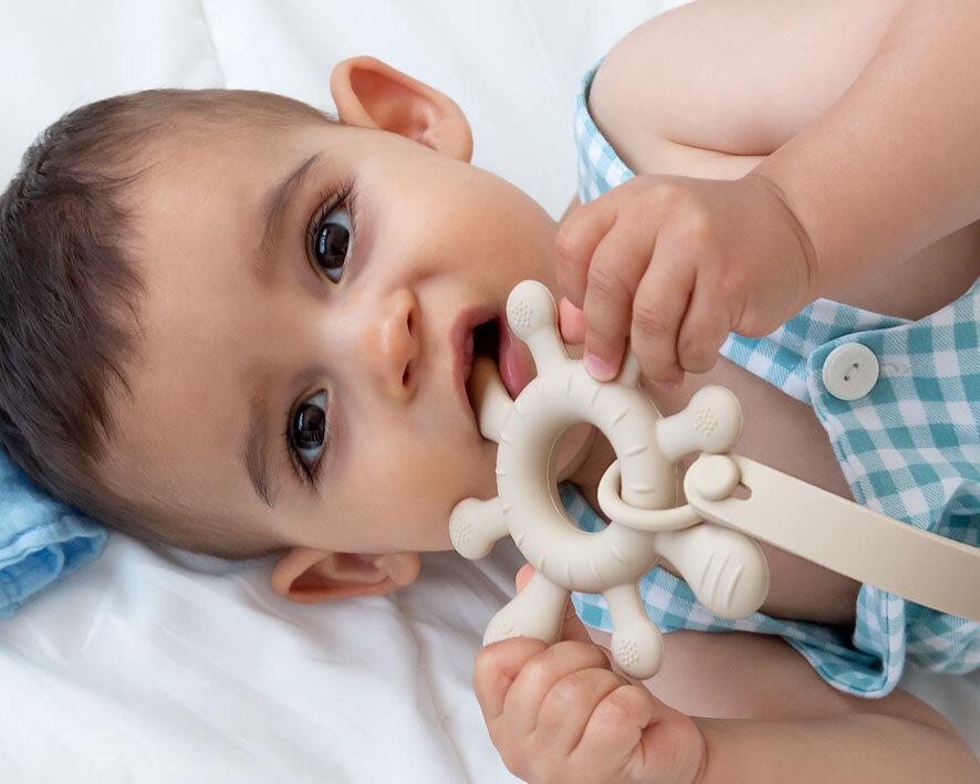 Mordedor Sensorial em Silicone Kiokids Bege - Image 3