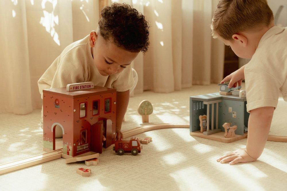 Quartel Bombeiros com Figuras em Madeira LittleDutch - Image 13