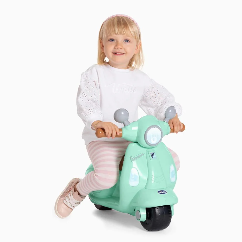 Vespa Chicco Ride-On Latte Menta - Image 4